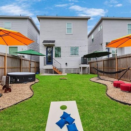 Camp Out - Big Backyard W/Hottub - 5Mins To Downtown Villa Houston Exterior foto